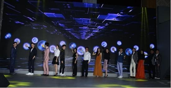 响巢看看CEO张玉波与当红明星共同启动“明星空间”