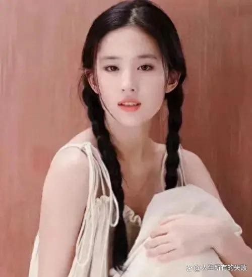 揭秘“神仙姐姐”刘亦菲：单身36年，她的感情生活究竟有多神秘？