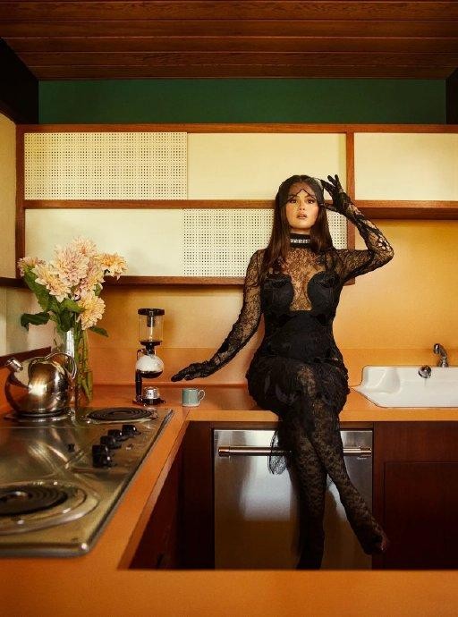 赛琳娜Selena Gomez回应那些指责她有受害者心态的人…