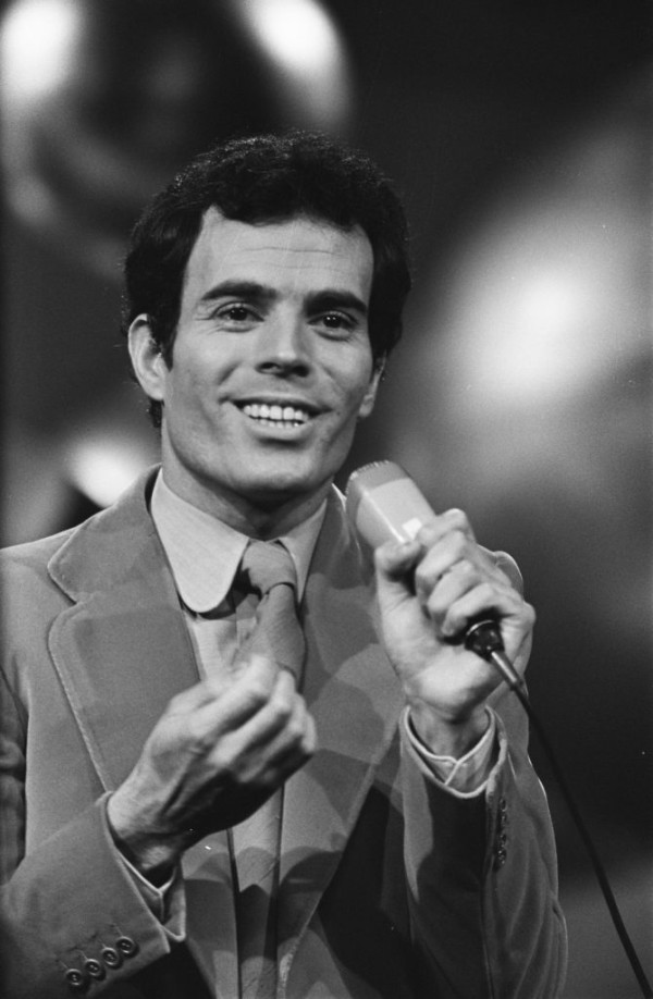 Хулио Иглесиас (Julio Iglesias): Bioграфия артиста