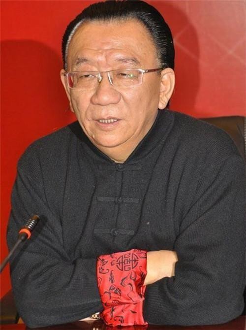 侯耀华：相声大师的儿子，喜剧演员的父亲，艺术总监的身份