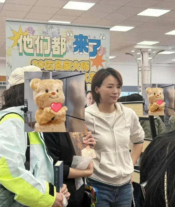 董卿参与校园义卖：明星光环下的平凡母亲形象