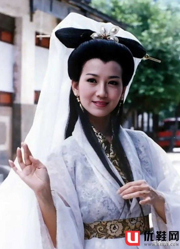 回忆10个难以超越的经典角色，赵雅芝、刘晓庆、周润发上榜，你喜欢谁？