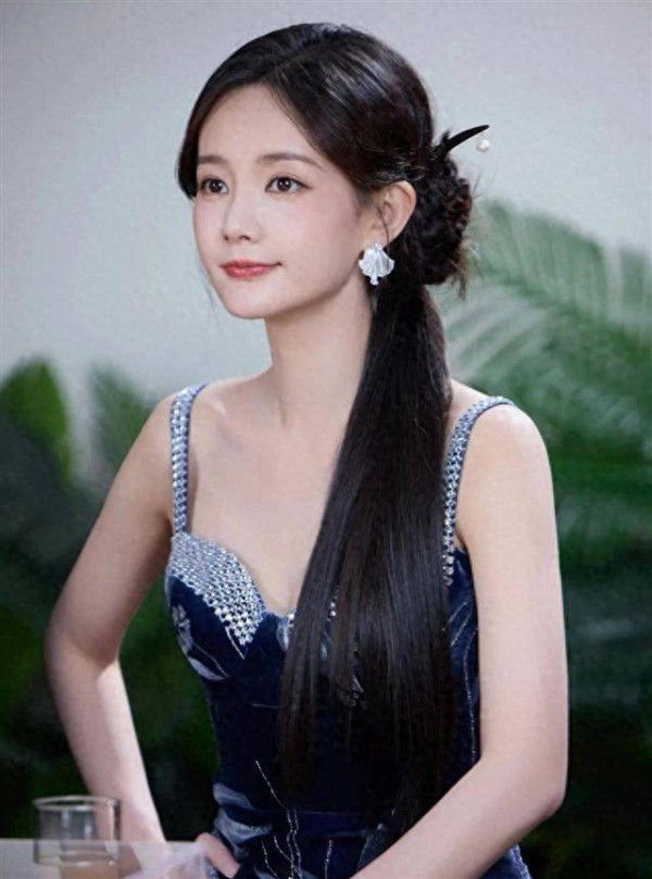 怎么捧也捧不红的5位明星，资源逆天却万年不火，网友：心疼老板