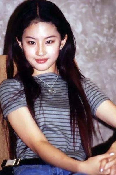 神仙姐姐原来才是真正的流量王，“微博女王”谢娜远不及她