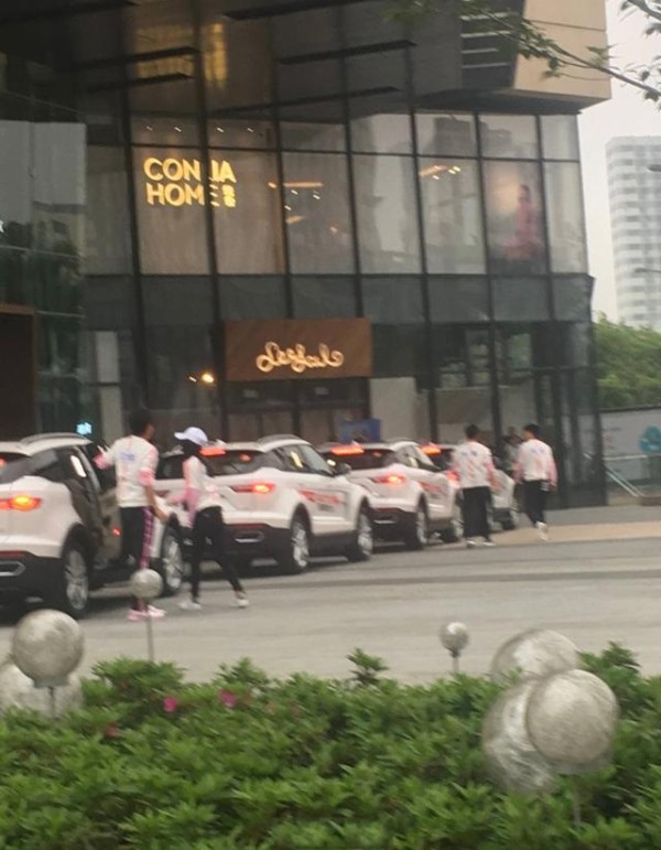 网友偶遇跑男聚餐合照，邓超鹿晗张杰全员到场，你一眼看到了谁？