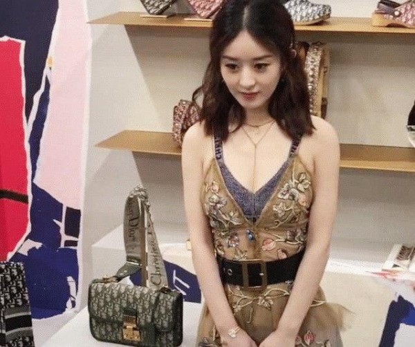 赵丽颖都32岁了，生图还这么妙不可言，网友：冯绍峰真是娶了活宝