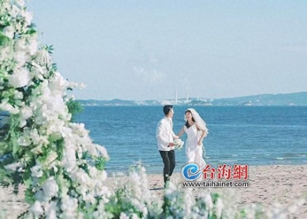 提前“预制婚礼”旅行途中结个婚 今年来厦办“目的地婚礼”人数比增近两成