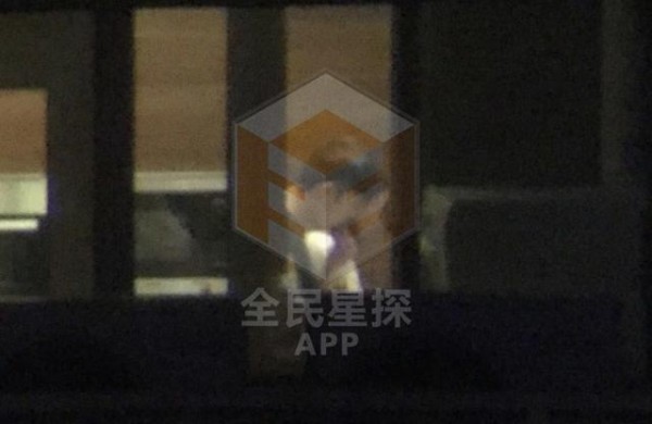 陈赫张子萱高楼拥吻