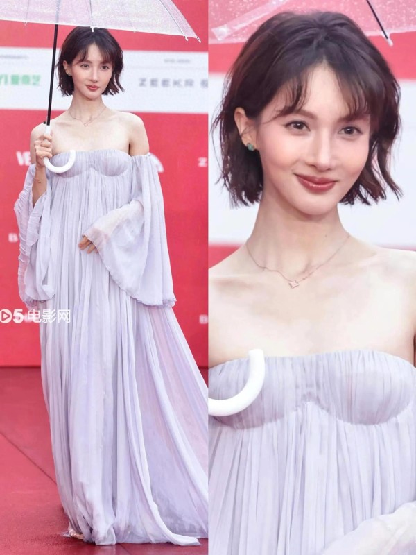北影节红毯秀：雨水加持，明星们玩嗨了！