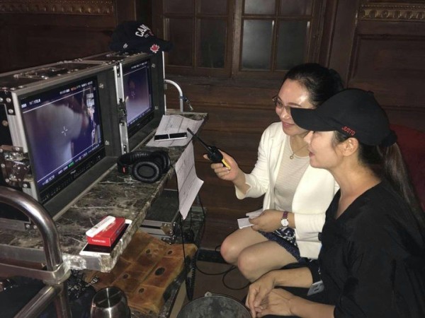 从演员转型为服装设计师 明星大腕都是她的“粉丝”