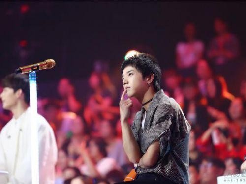 明日之子三位星推官：杨幂被怼，薛之谦人设崩塌，华晨宇刚刚好