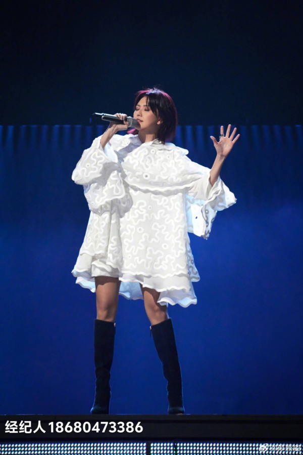 孙燕姿（Stefanie Sun）