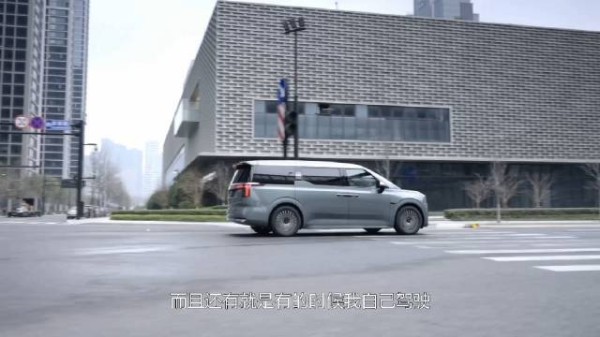 明星都在开什么车？车企确实应该多给名人合作，他们肯定很喜欢智能化汽车！