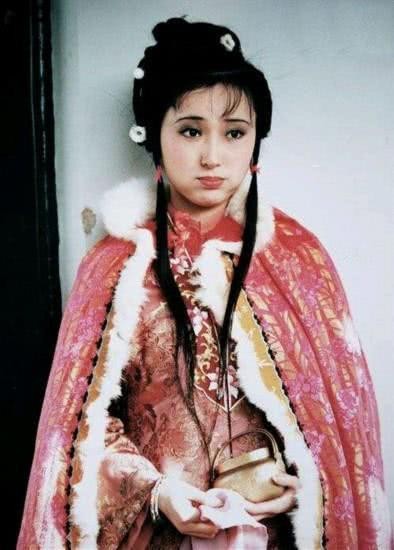 明星片场照：杨幂李易峰挽手对剧本胡歌超女人 最后一张成绝版!