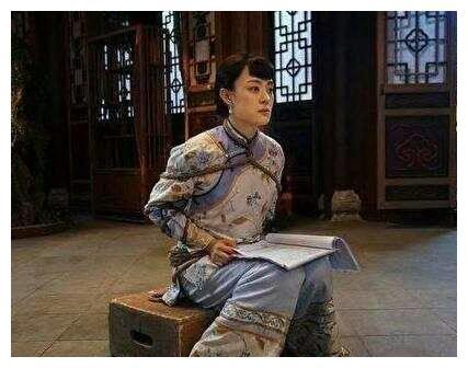 同样是看剧本，胡歌和杨颖的区别太大了！：活该胡歌这么红！