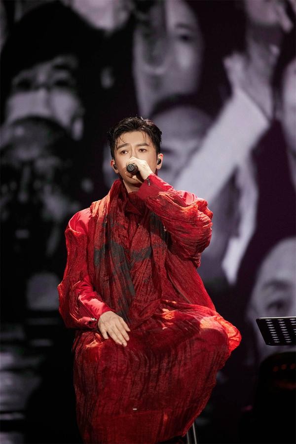 苏有朋巡演无锡站掀开新篇章 全新造型引领歌迷夏日狂欢
