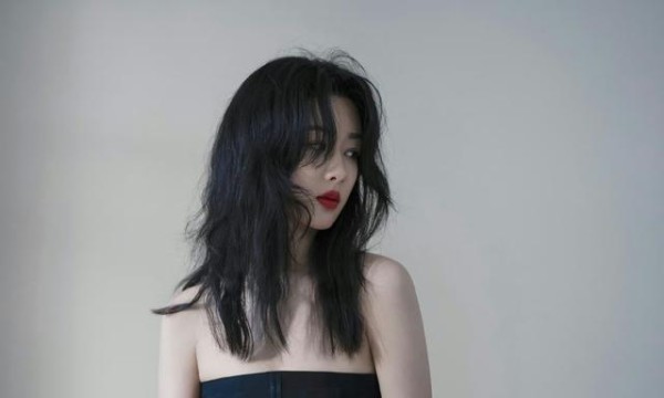 杨紫电影转型遇冷与坚守：从收视女王到光影战场