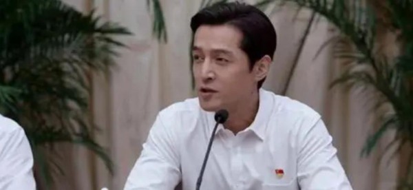 “消失”娱乐圈近段时间的明星，正在圈外另一个圈子里，红得发紫