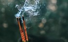 家中香灰千万别扔，撒在这个位置，福报滚滚而来