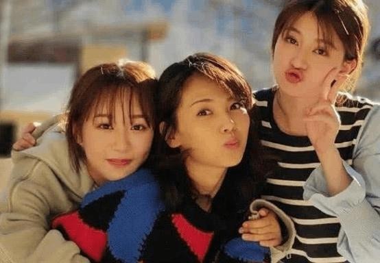 《亲爱的客栈》节目组忘关滤镜, 杨紫刘涛真实颜值暴露, 有点差距
