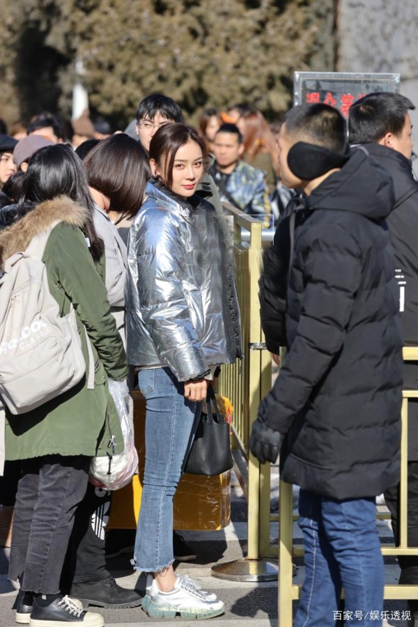 央视春晚彩排数十位明星现身，蔡明何冰潘长江冯巩却无缘今年春晚