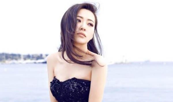 张靓颖和冯珂的公司叫什么？旗下有哪些艺人？