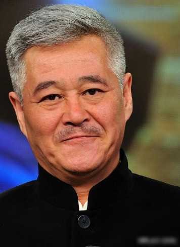 7位老戏骨退出春晚后：或转向其他舞台，或寻求新生活体验