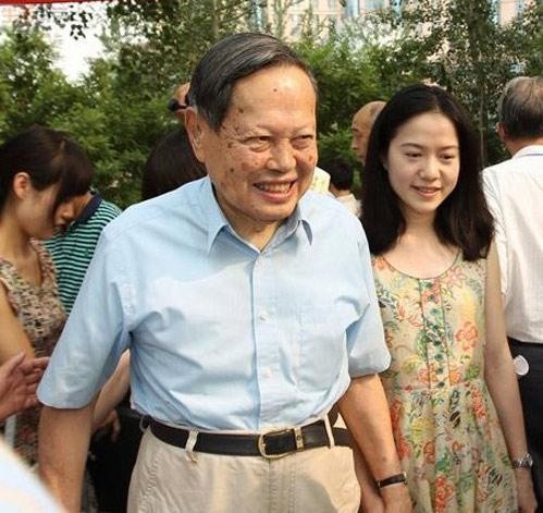 娱乐圈6对老夫少妻, 最后两对恶心得隔夜饭都想吐了