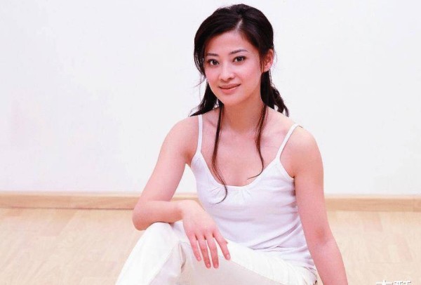 著名的女演员在许多电影和电视剧中扮演角色，现在还参加各种综艺节目