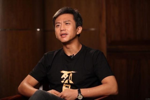 他们曾经一起创造票房神话，被周星驰赞赏，如今竟成对手！