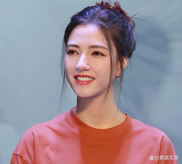 娜然：新晋影视之星闪耀娱乐圈，实力与机遇共铸辉煌之路