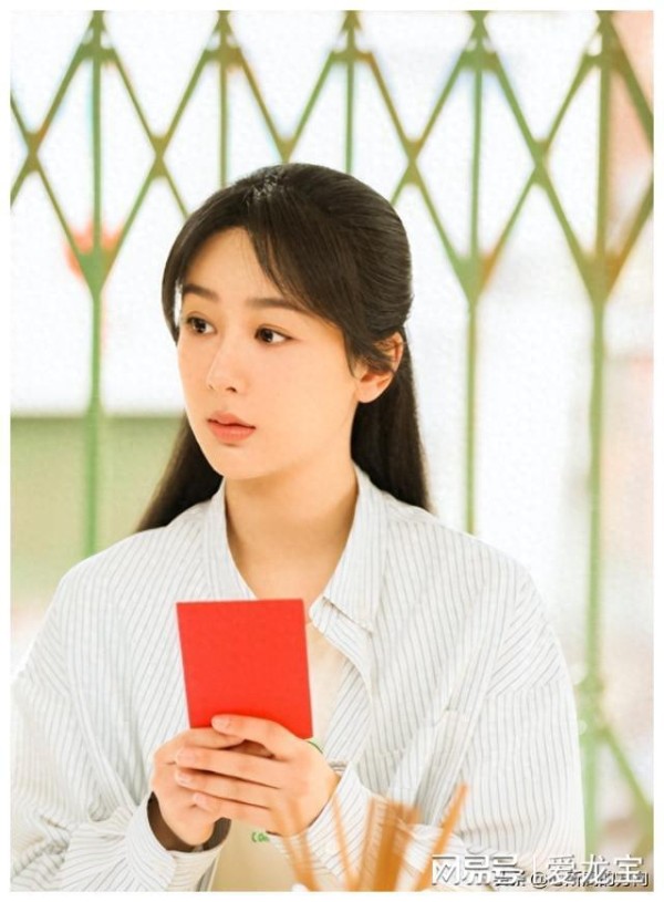 杨紫婉拒春晚邀约：敬业演员的品质，赢得网友广泛理解与敬佩