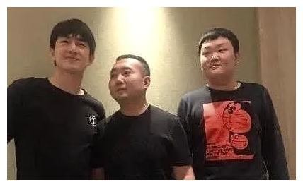 明星们的同学聚会照曝光，惊呆网友！明星和素人真的有壁