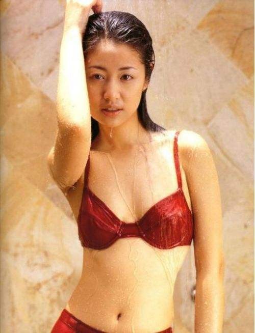 明星大尺度照片 关晓彤上榜 热巴排倒数第四 她第一