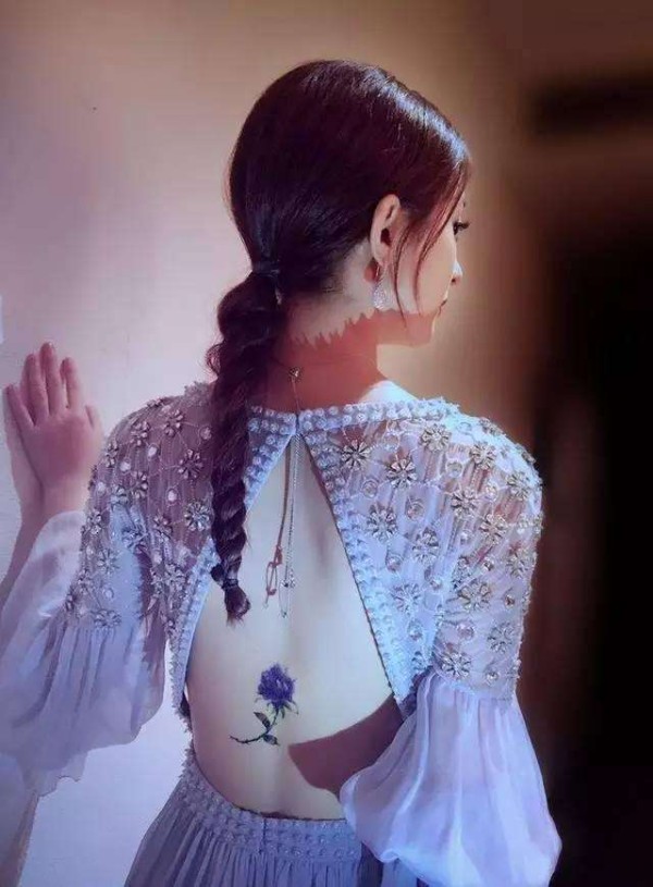 【美图】盘点娱乐圈美女明星的私处纹身与秘密