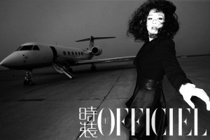 “女王”巩俐露脸9月号《时装L'OFFICIEL》