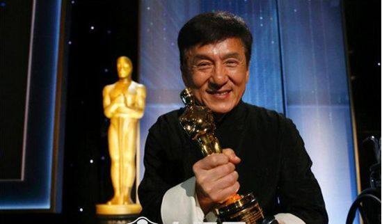 获得奥斯卡终身成就奖的亚洲人除了成龙和黑泽明，还有两位