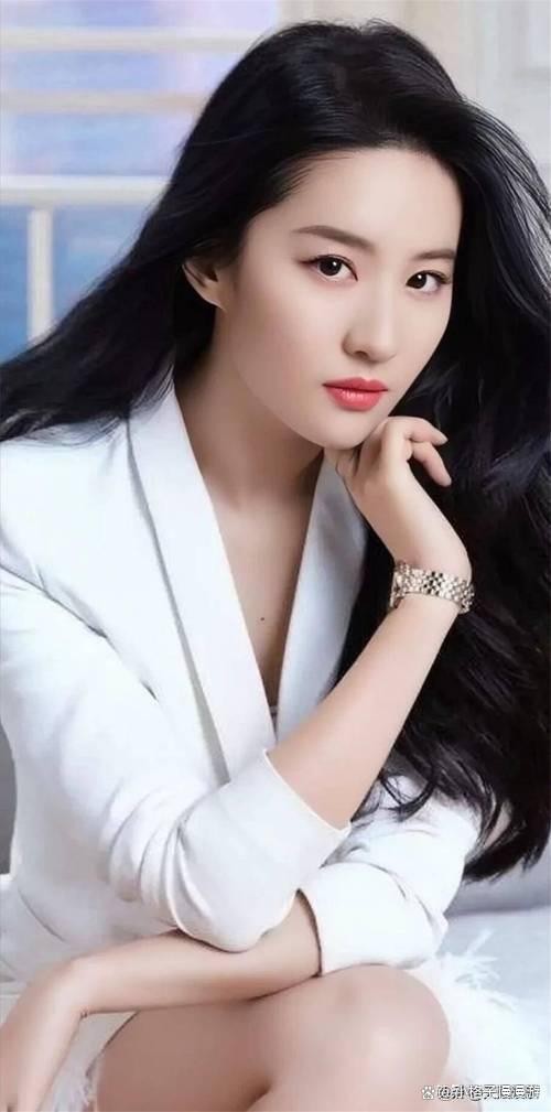 娱乐圈的星光与影子：揭秘明星的真实生活