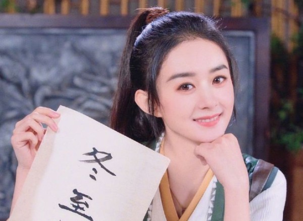 她被称为胡歌最“牛”粉丝，追胡歌硬把自己追成一线巨星，我酸了