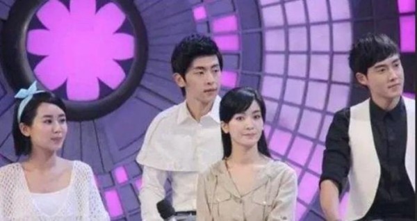 明星不红多心酸？杨紫与赵丽颖第一次上快本，名气不高全程陪笑