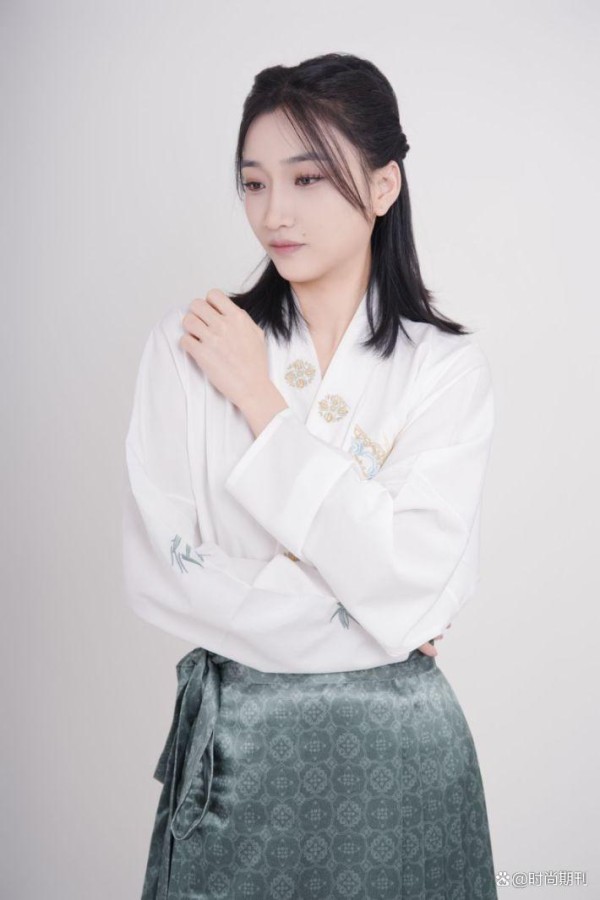 探索新星，绽放光芒——黄秀云，时尚新面孔