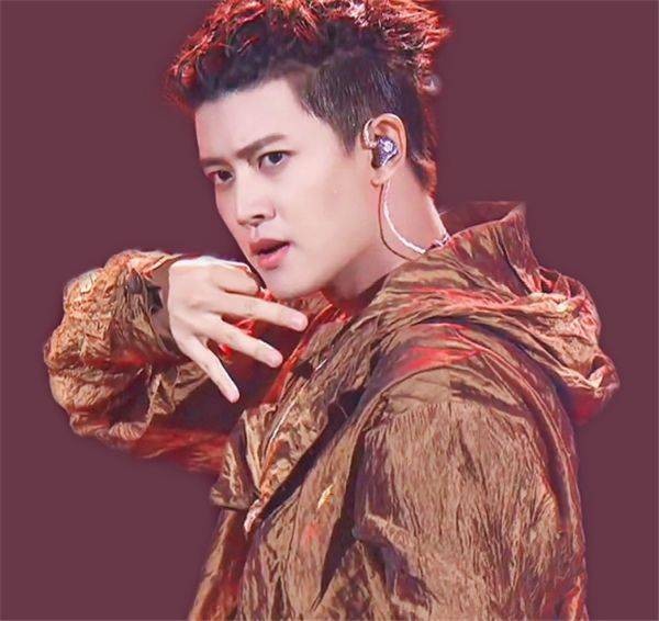 歌手出道却靠演戏走红的明星，任嘉伦李易峰上榜，看到他深藏不露