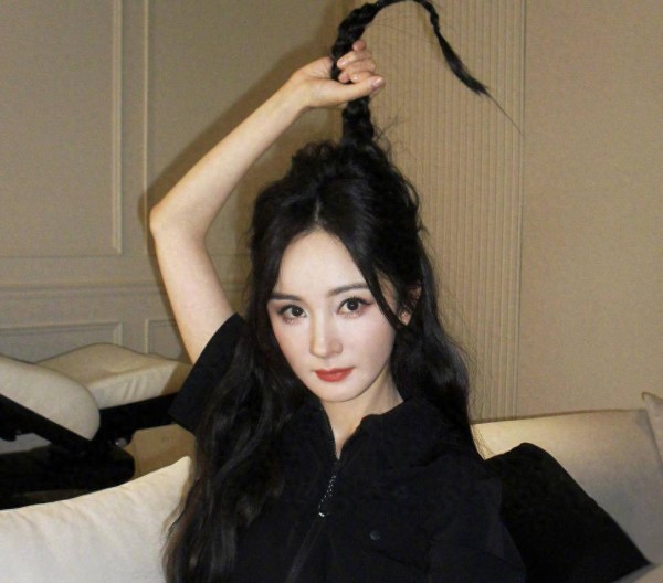 娱乐圈明星妈过母亲节，陈妍希刘诗诗当劳模，杨幂遭前公公内涵