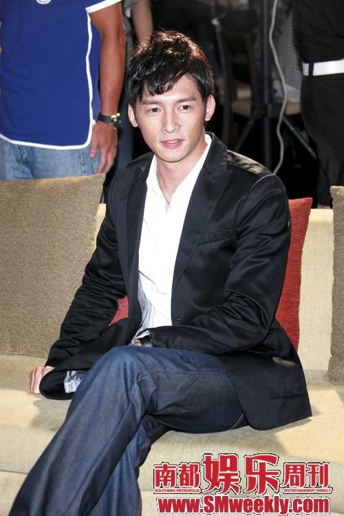 儒雅熟男温升豪