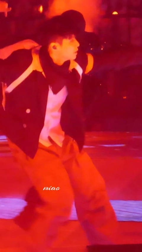 京东潮流代言人张艺兴 Step 250228 郑州 叮叮羊www