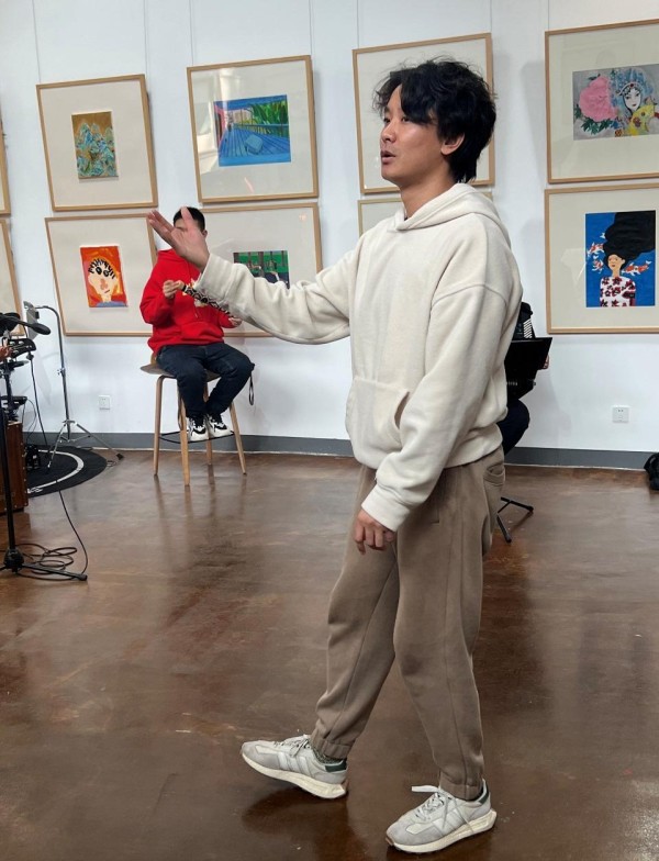 乐以忘忧，不以治疾：孤独症的音乐疗育
