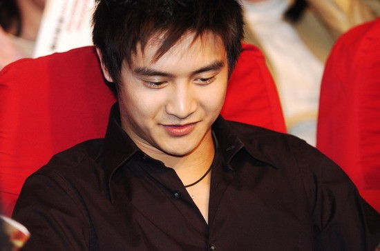 回顾2004年明星闪耀年华的璀璨时刻