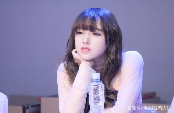 说到程潇在《偶像练习生》里作为导师的变现，可以说是十分敬业了
