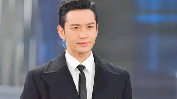 黄晓明回青岛一中参加百年校庆，设立公益奖学金